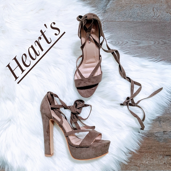 EUC ~ HEART'S Chunky Heel Platform Sandals - Picture 1 of 7
